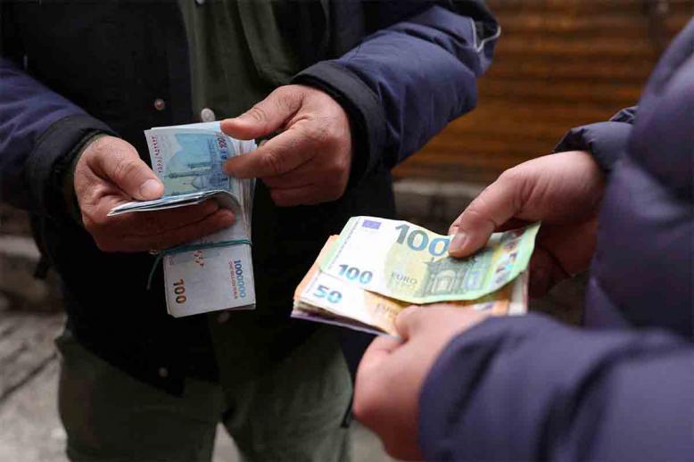 The ceasefire has prompted a rush for the hard currency