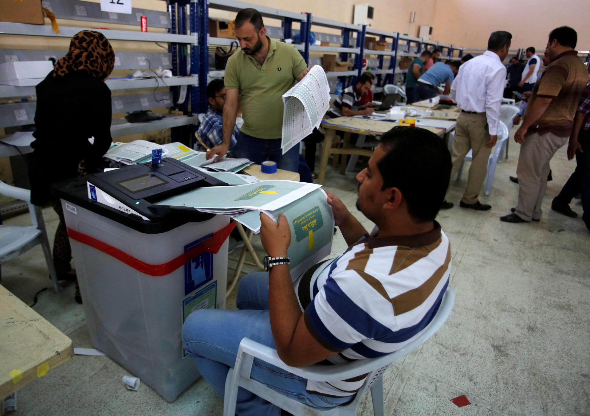 فرز اصوات الناخبين العراقيين