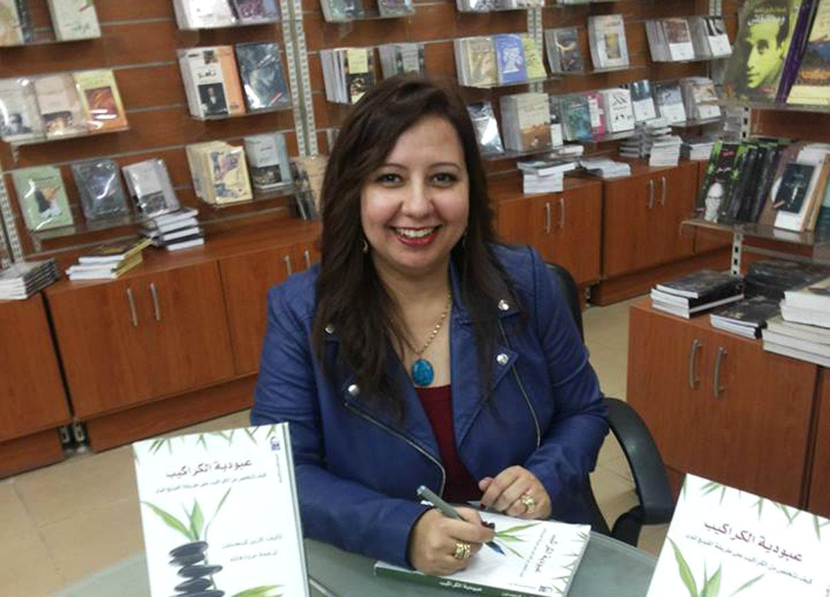 لا بد أن يجيد المترجم لغة النص الأصلي واللغة التي يترجم إليها