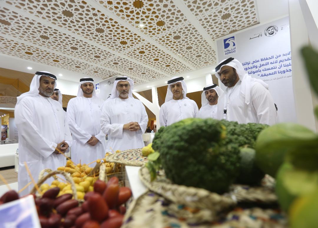 مهرجان ليوا للرطب يكرم الجهات الراعية والداعمة