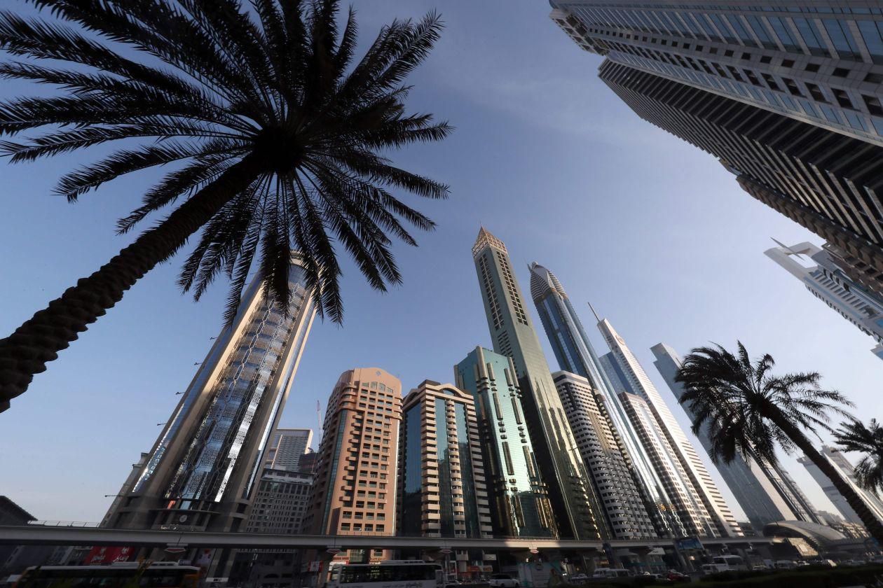 أبراج تنفي ارتكاب اي مخالفات