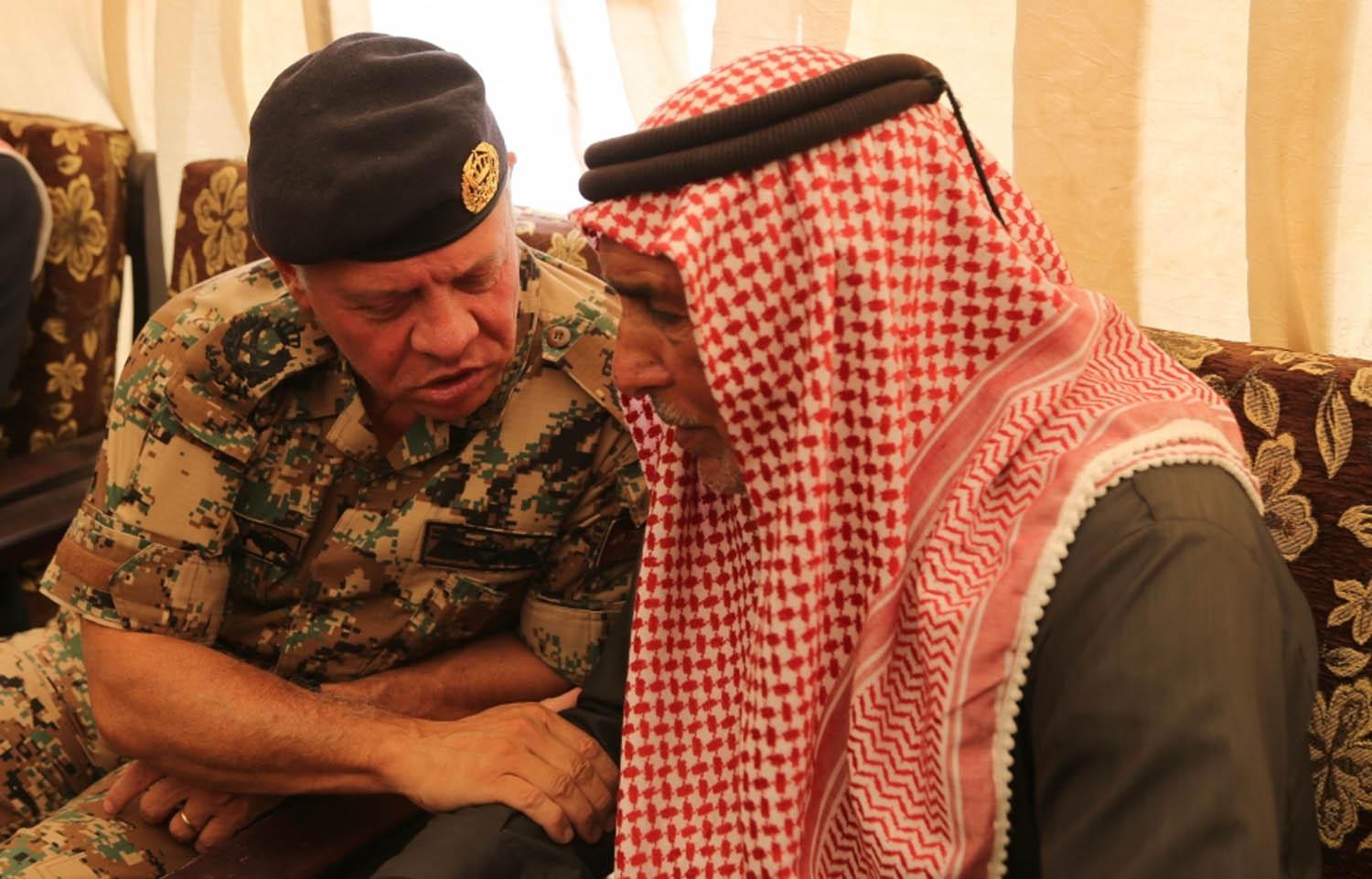 الملك عبدالله يعزي بضحايا السلط