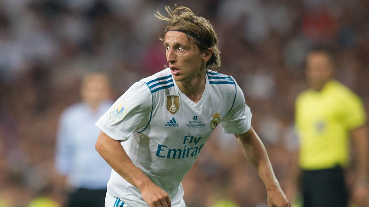 لوكا مودريتش بقميص الريال على الملعب