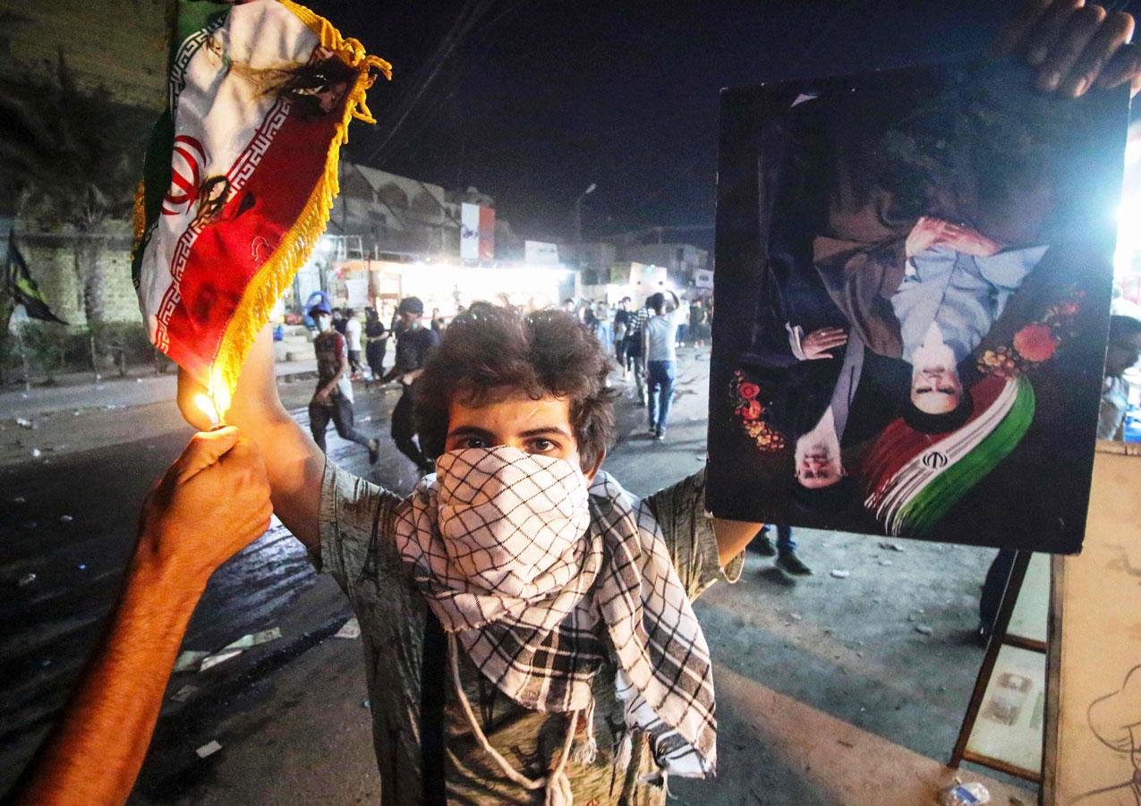 تهديدات الحشد الشعبي بالتدخل تأتي بعد احراق المتظاهرين القنصلية الأميركية