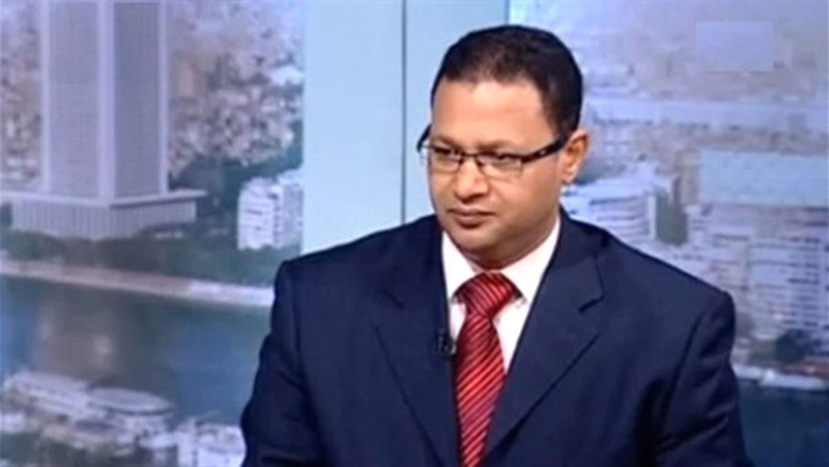 الكاتب يبدو متأثرا ببناء السيناريو التلفزيوني 