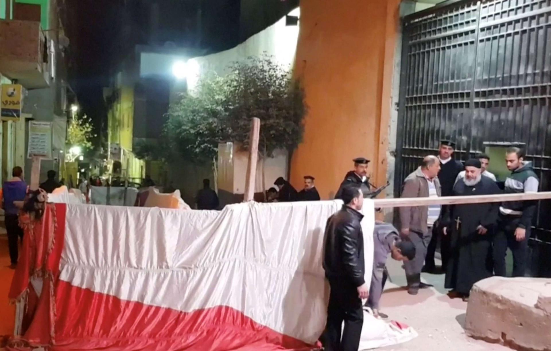 إصابة شرطيين وأحد المارة عند انفجار العبوة الناسفة