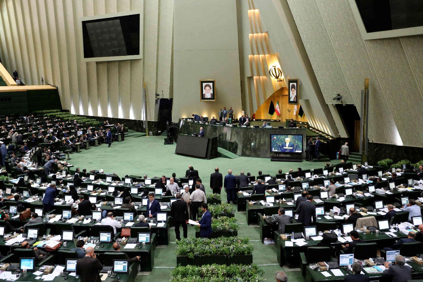 Iran's Foreign Minister Mohammad Javad Zarif delivers a speech to the parliament in Tehran on October 7, 2018, over a bill to counter terrorist financing.