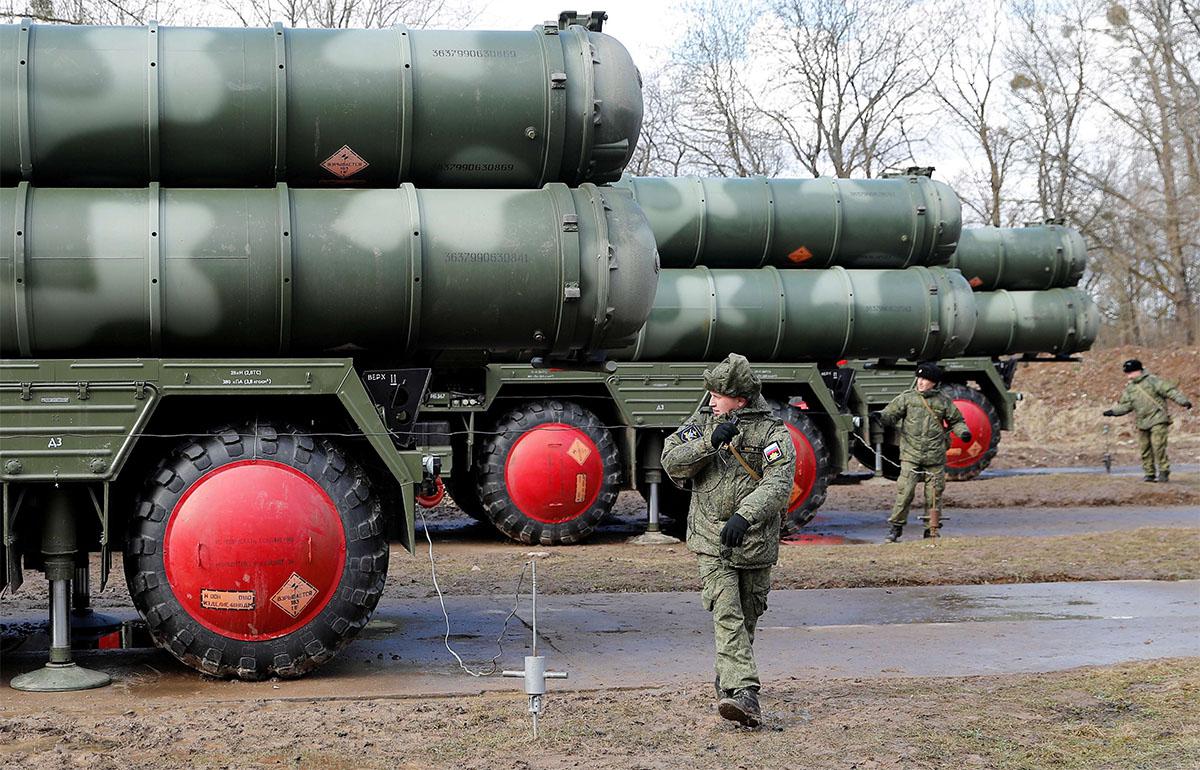 US senators warned Turkey that it risked tough sanctions if it pursued plans to buy the S-400s