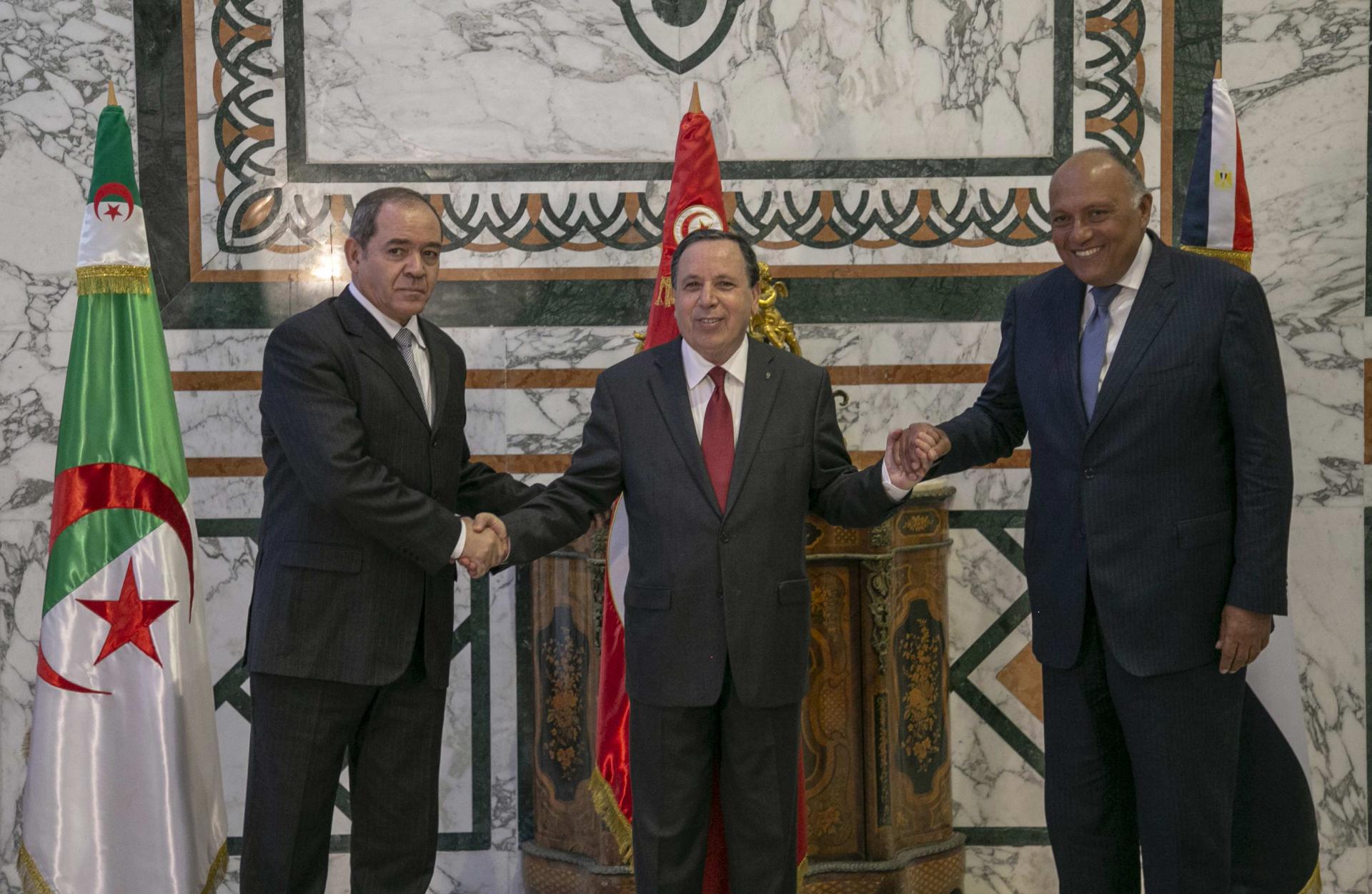 الإرهاب وتدفق الأسلحة يهددان ليبيا وجيرانها أيضا 
