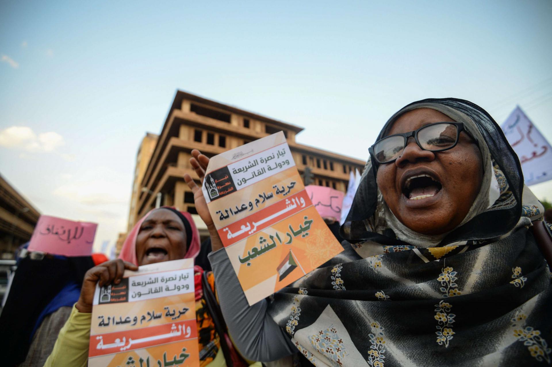 الاخوان يسعون الى فتح جبهة جديدة في السودان لتخفيف الضغوط على الجماعة