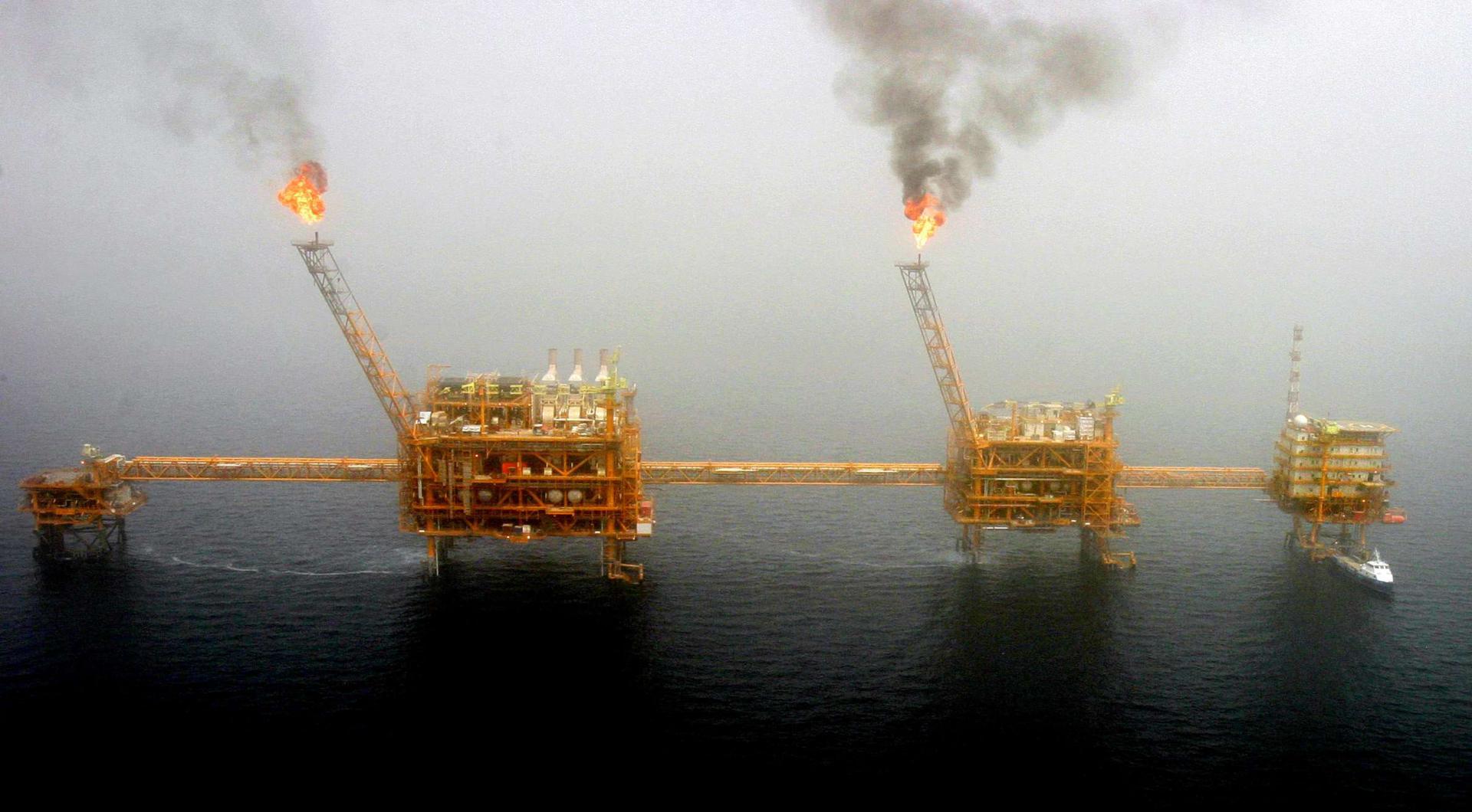 ايران تسعى الى بيع نفطها بنفس مستويات ما قبل انسحاب واشنطن 