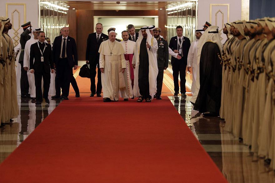 البابا في الامارات