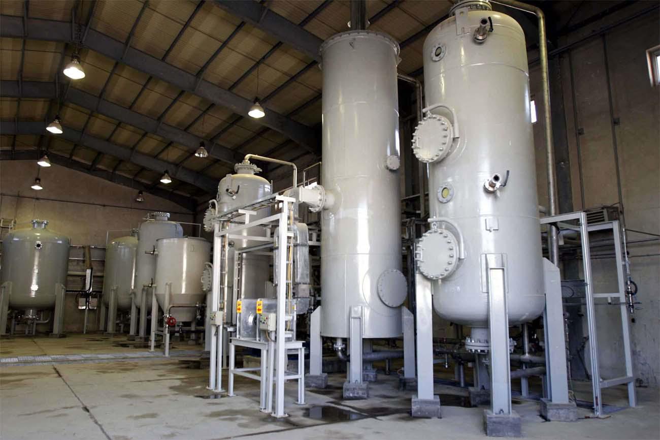 The interior of the Arak heavy water production facility in Arak
