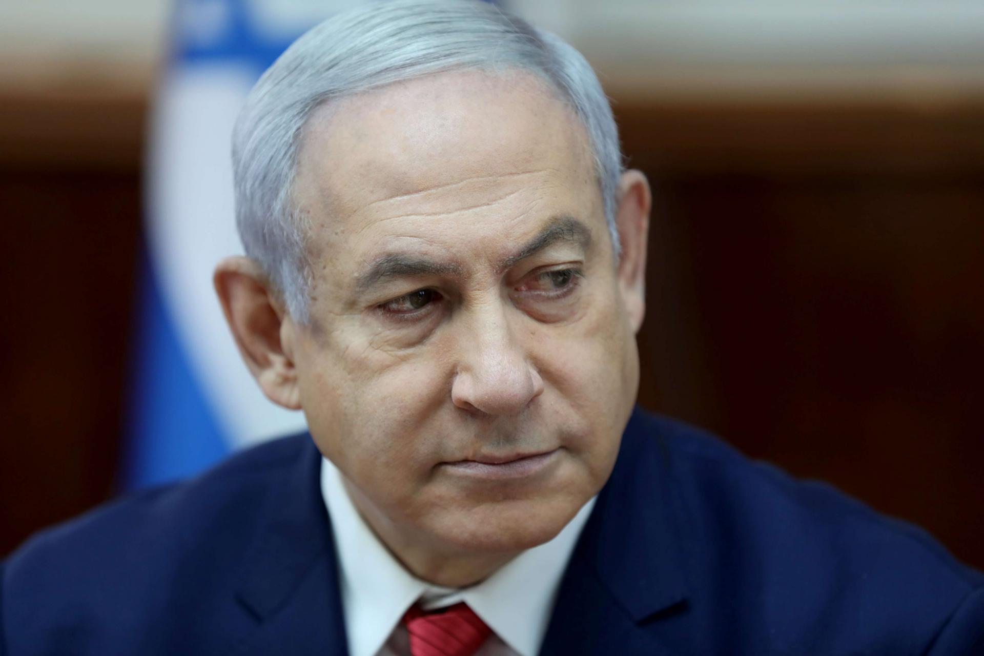 Netanyahu has once again sought to highlight his links with world leaders, posting giant posters of himself alongside US President Donald Trump