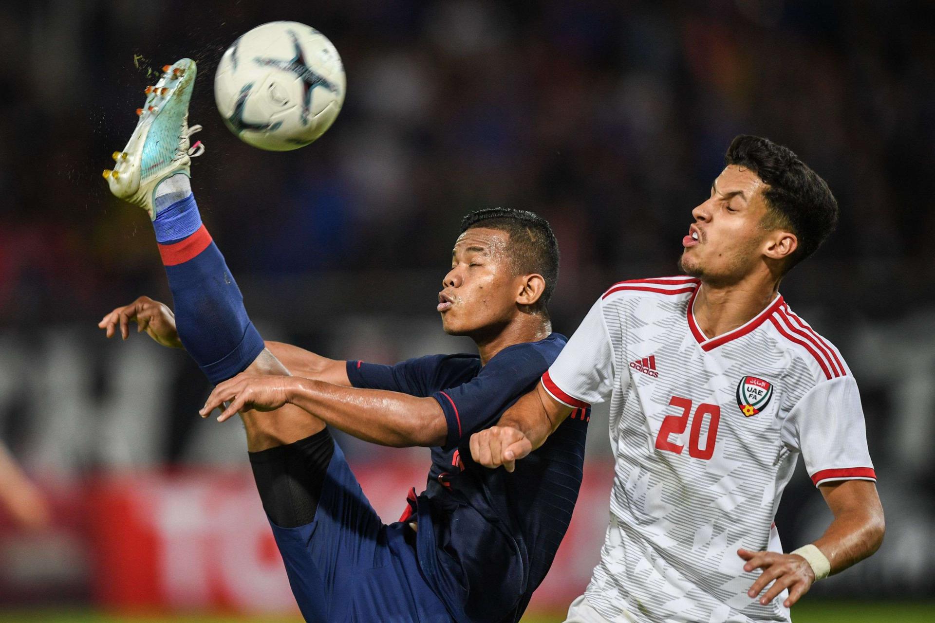 لقاء الامارات وتايلاند