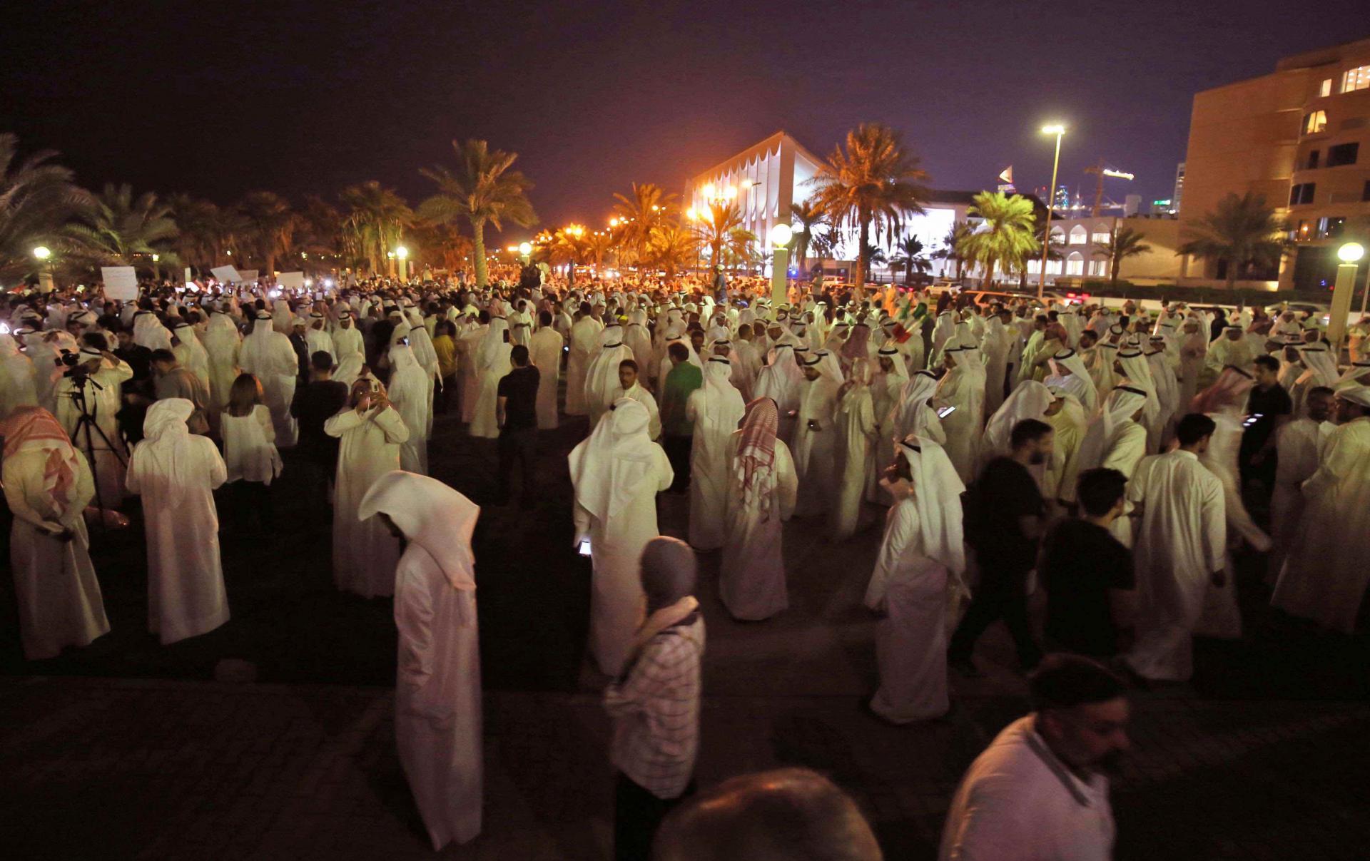 The demonstration came amid huge popular protest movements against corruption in Lebanon and Kuwait's neighbour Iraq.