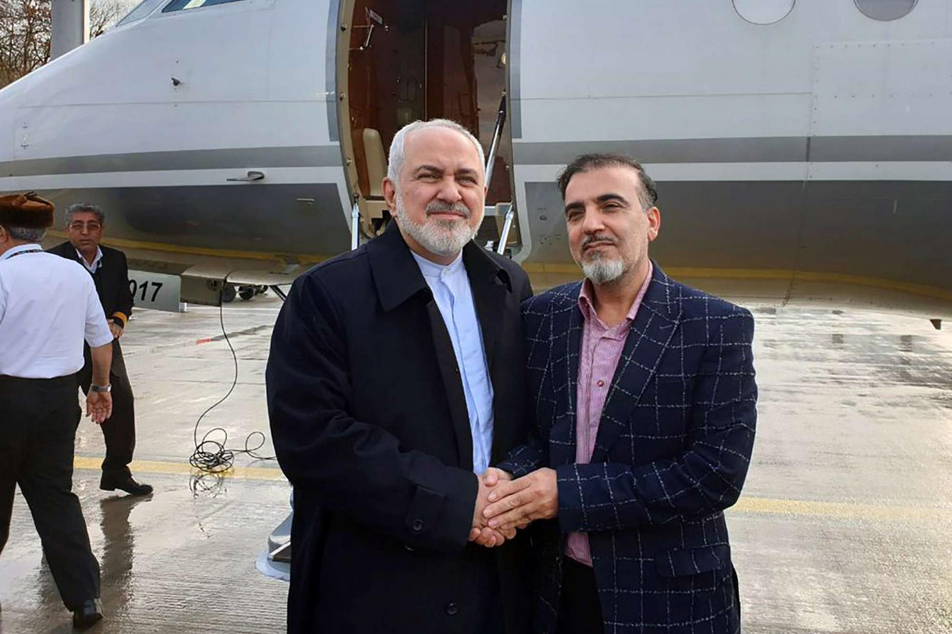 وزير الخارجية الايراني مع مسعود سليماني العالم الإيراني المفرج عنه