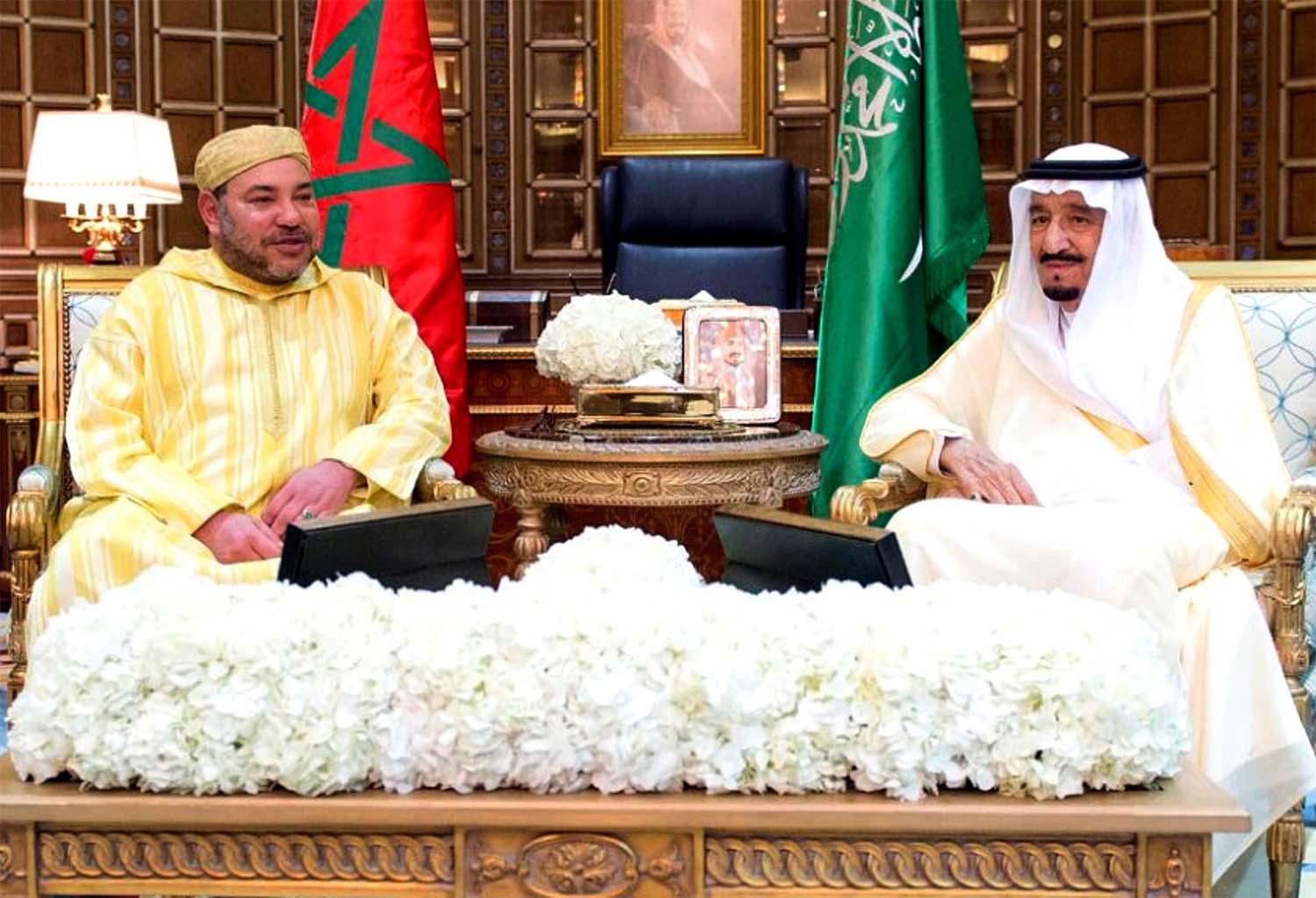 Saudi King Salman bin Abdulaziz meeting with King Mohammed VI of Morocco upon his arrival to Riyadh in 2015