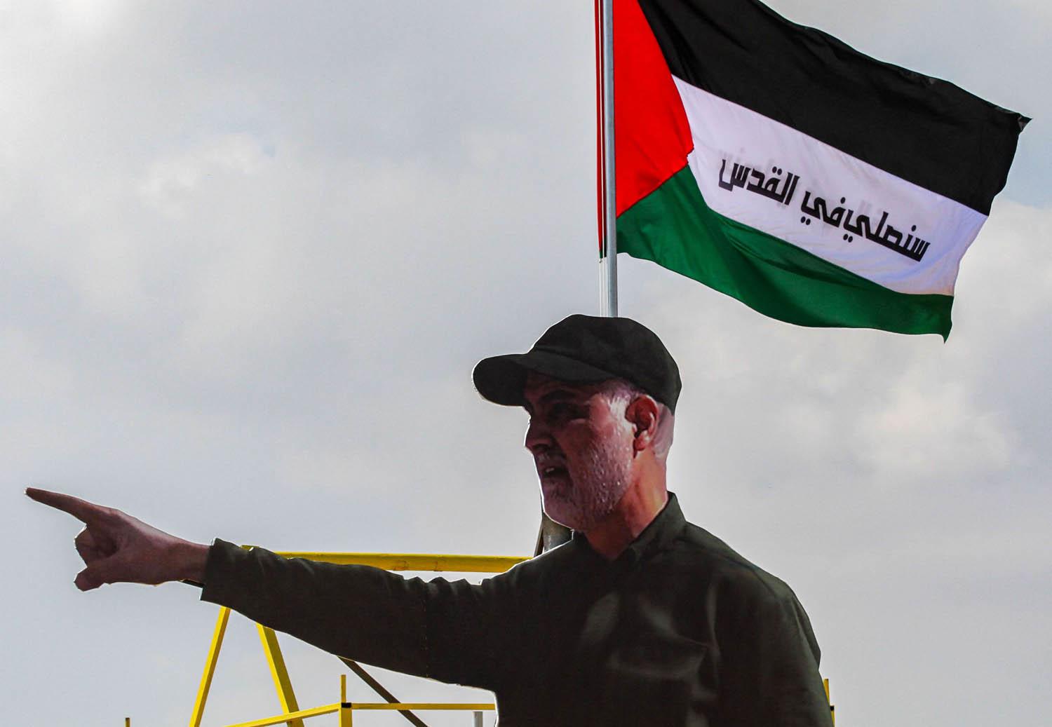 مجسم لقاسم سليماني بالقرب من الحدود اللبنانية الاسرائيلية