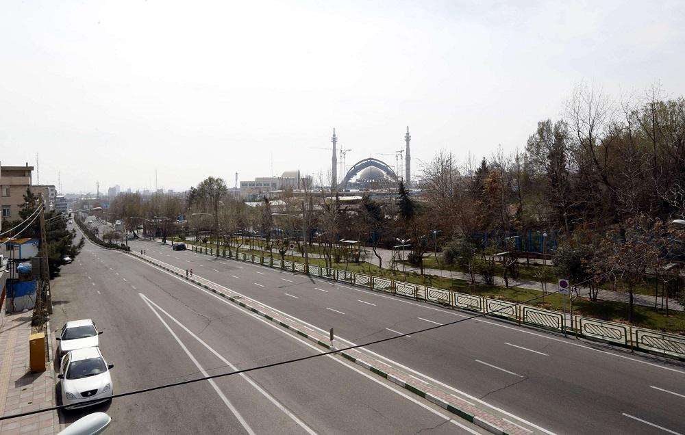 شوارع ايران مقفرة بسبب انتشار كورونا