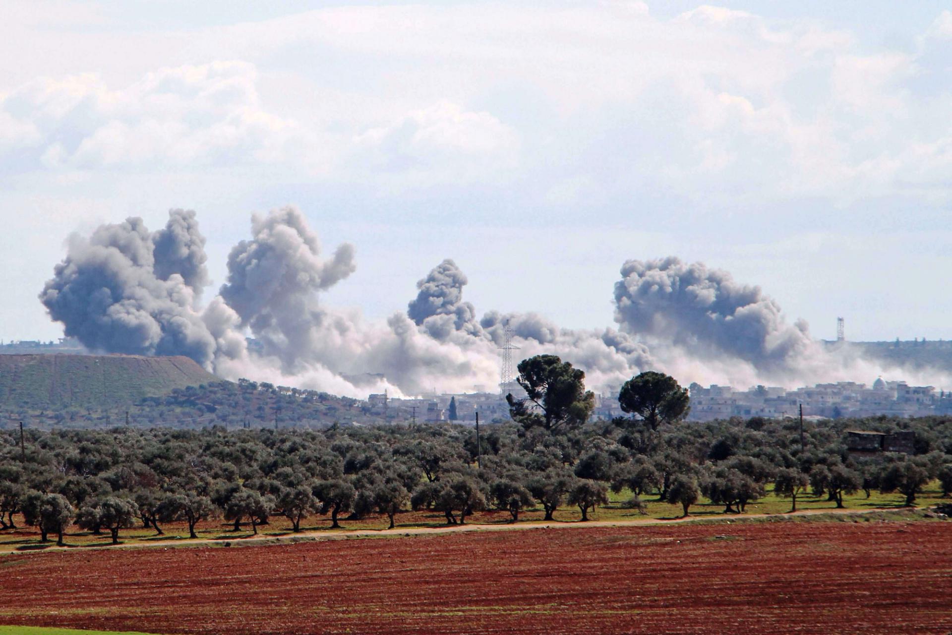 اشتباكات عنيفة بين الجيش التركي وقوات النظام في ريف إدلب