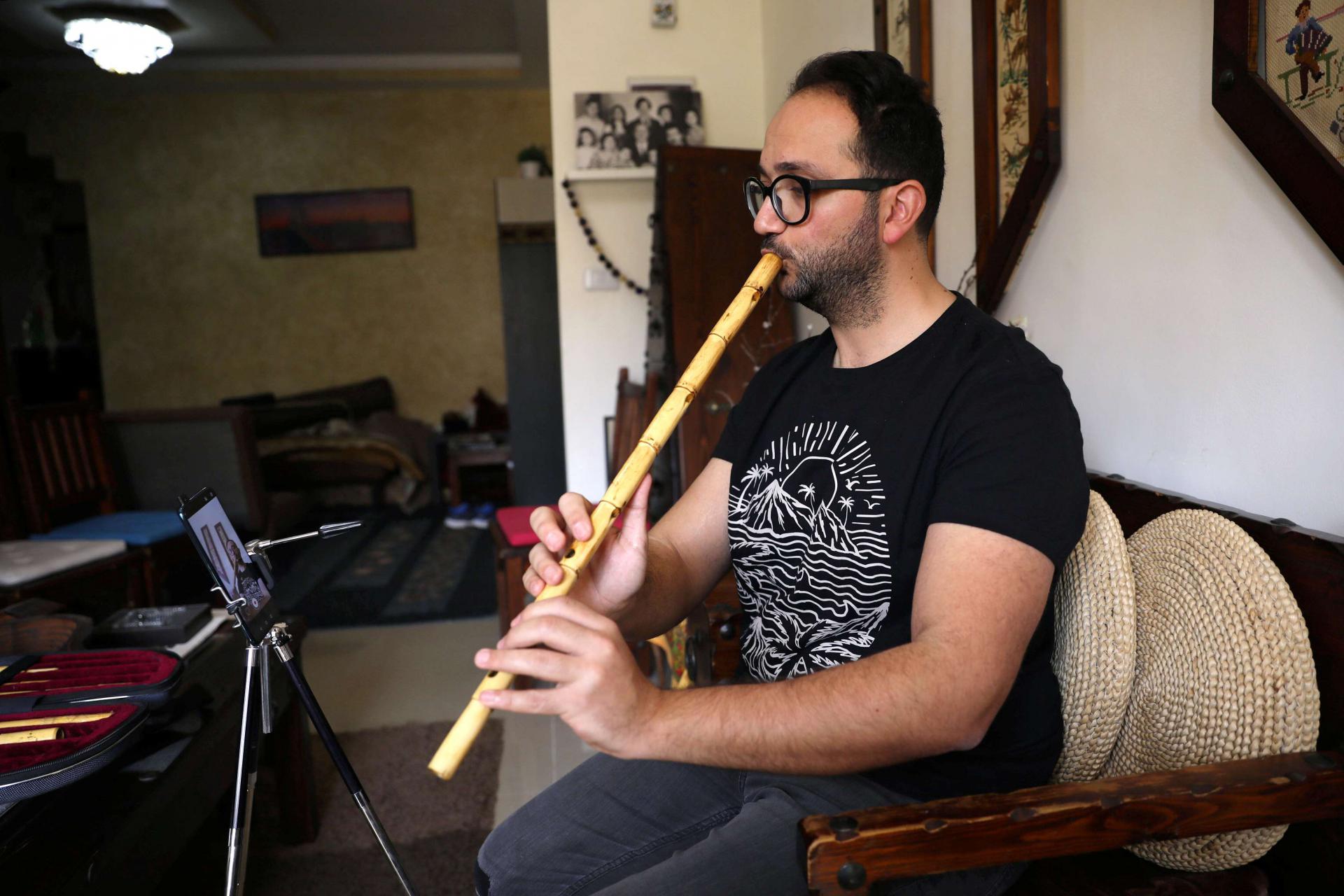 عازف الناي الاردني ليث سليمان