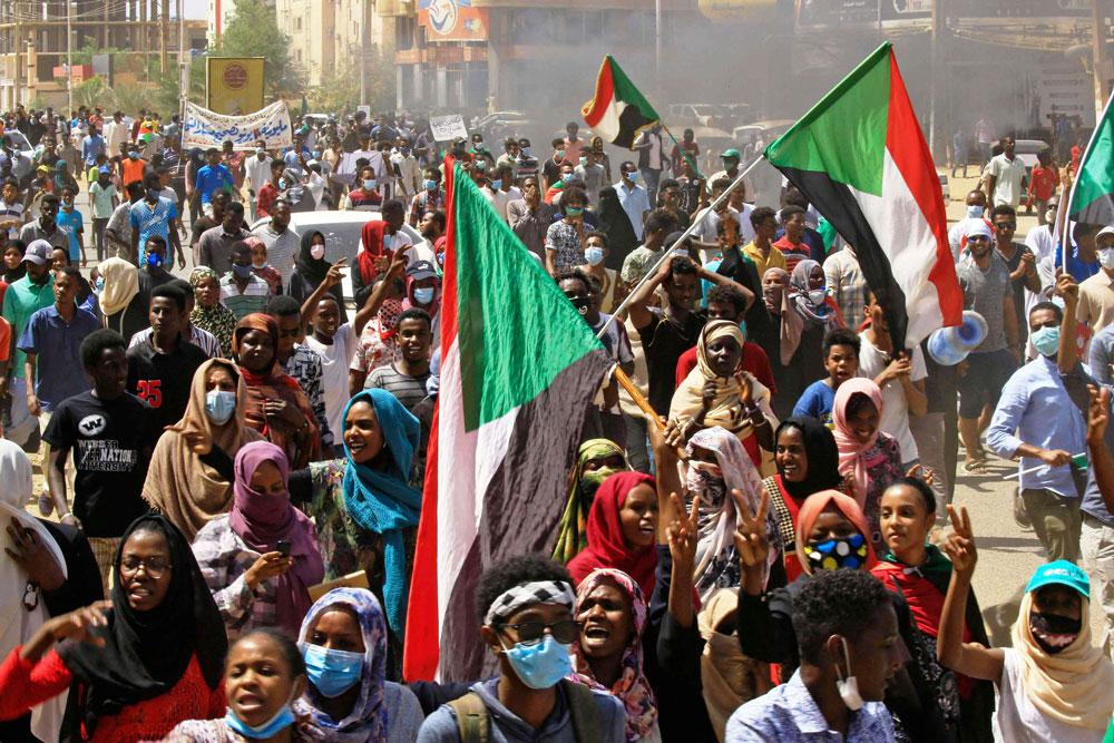 مليونية 30 يونيو تبدأ بحشود ضخمة