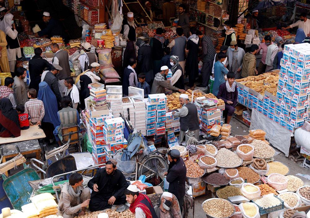 الأفغان يتوقون إلى حياة طبيعية بعد عقود من الحرب