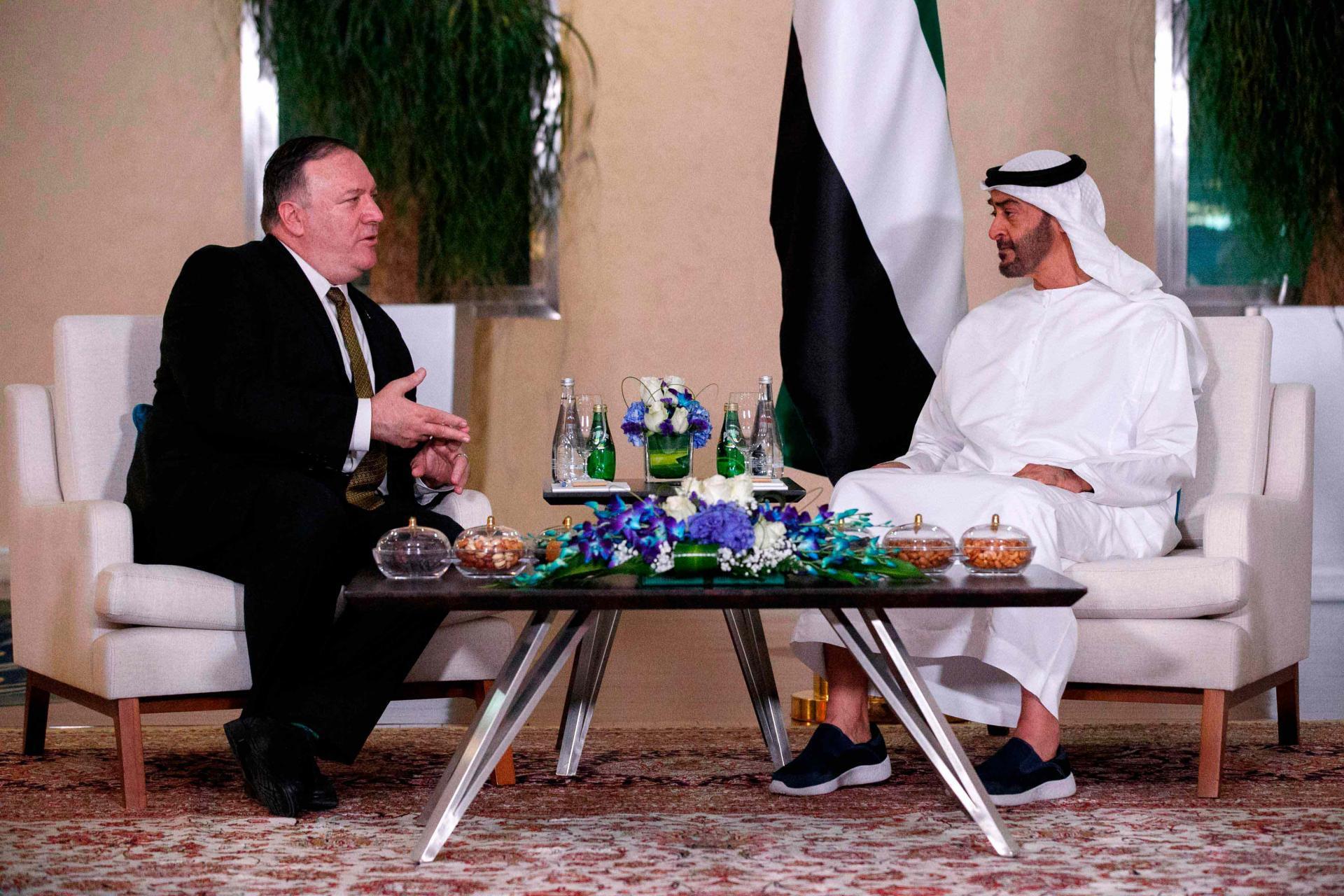 ولي عهد أبوظبي الشيخ محمد بن زايد آل نهيان ووزير الخارجية الاميركي مايك بومبيو