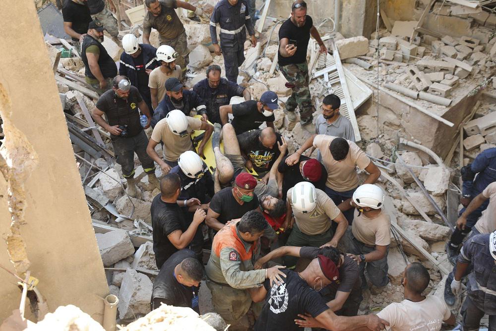 انفجار مرفأ بيروت يعجل بالمساعدات الدولية والعربية للبنان