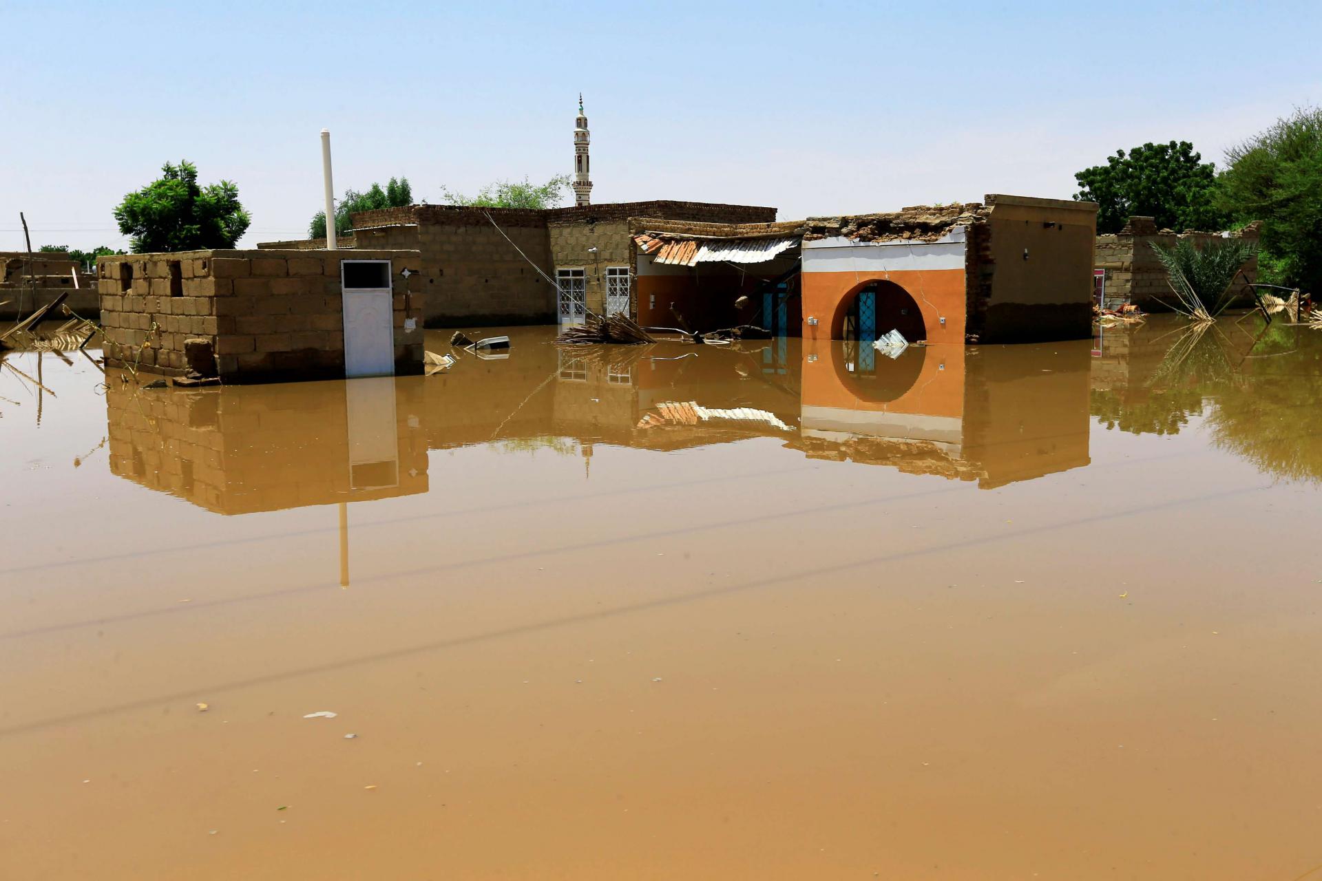 سكان المنطقة غادروا منازلهم للنجاة