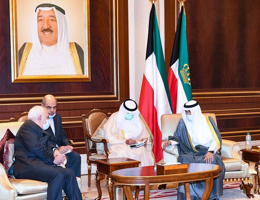 أمير الكويت الشيخ نواف الأحمد الصباح ووزير الخارجية الإيراني محمد جواد ظريف