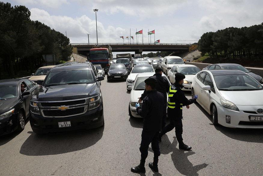 الاردن يخفف قيود كورونا بحذر