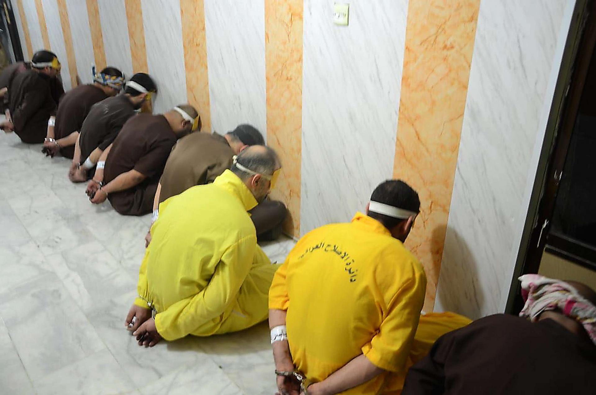 صورة لعناصر من داعش حُكم عليهم بالإعدام في العراق