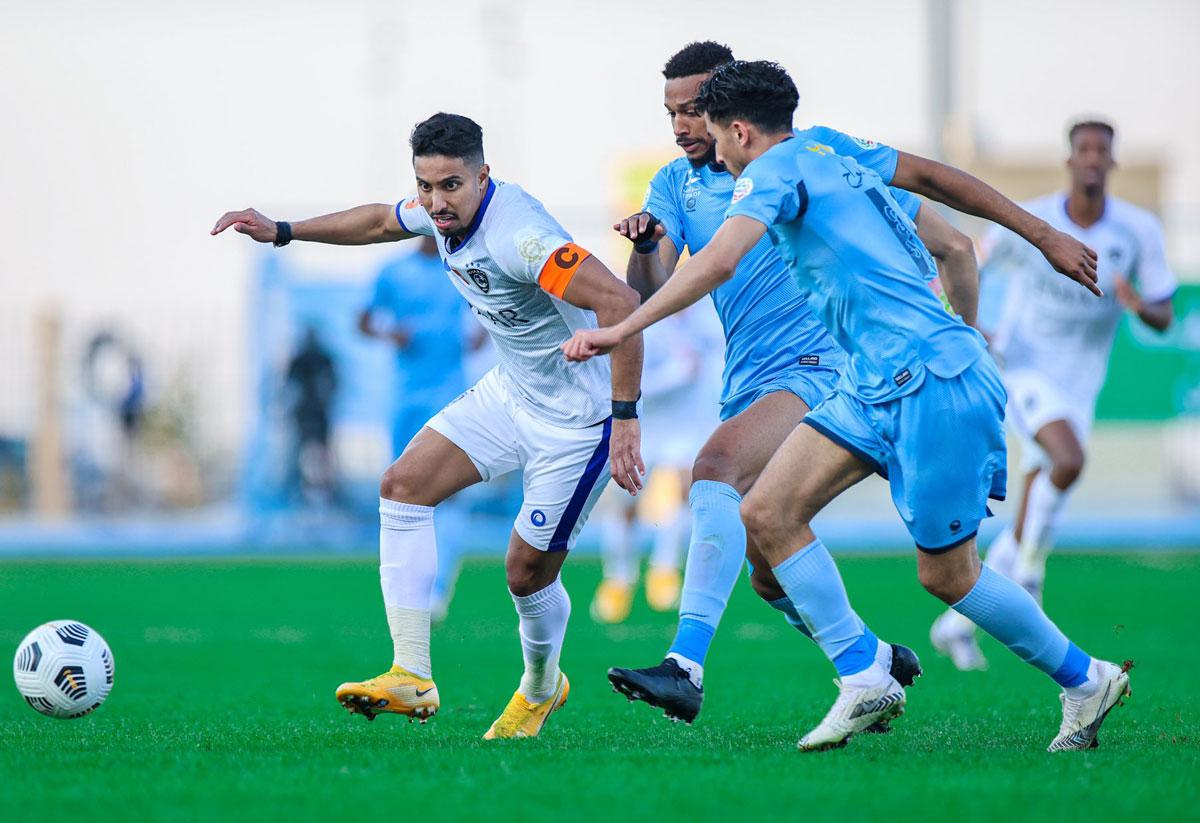 الهلال ببقى في الصدرة بخسارة الاهلي