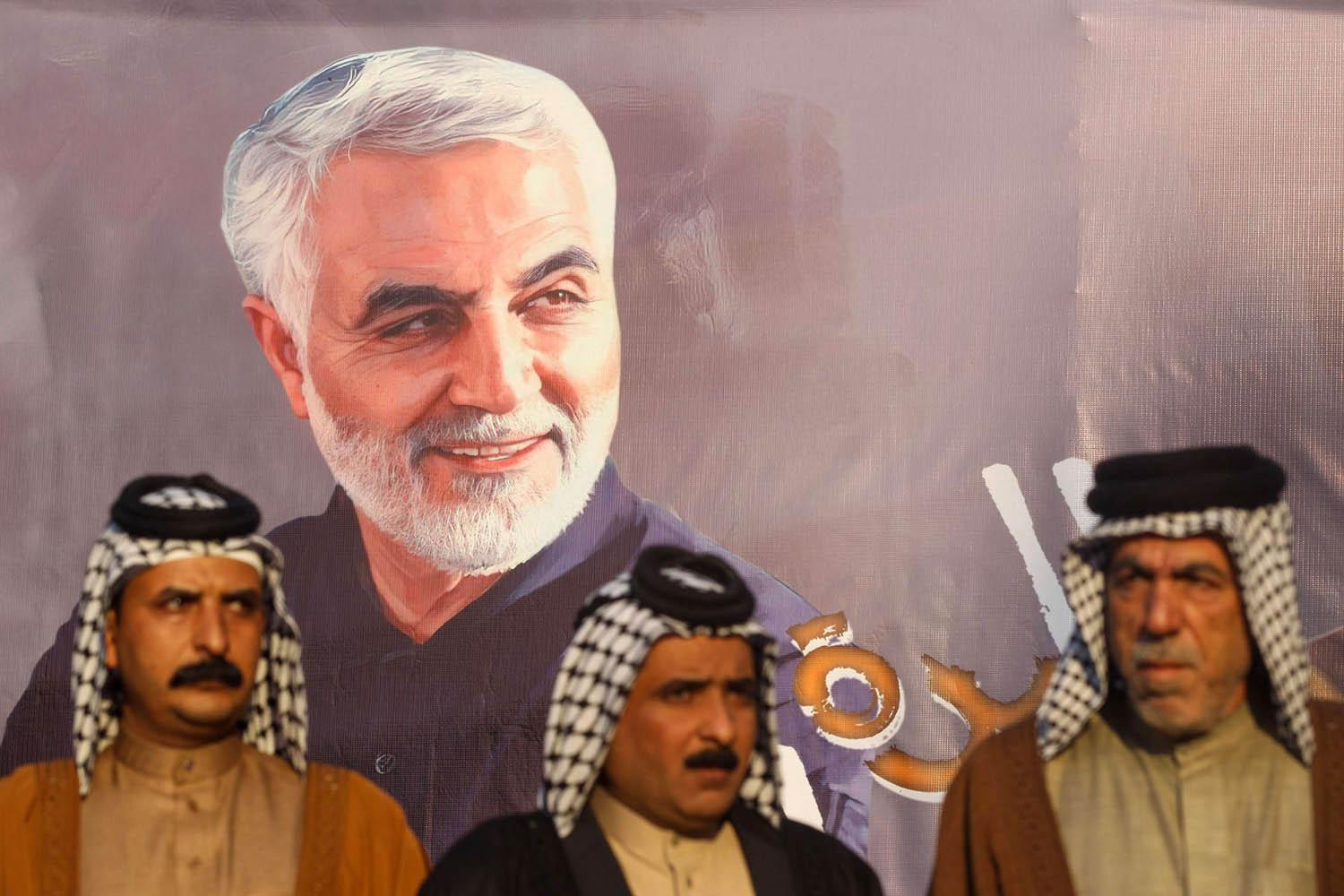 عراقيون يشاركون بحفل تأبين للجنرال الإيراني قاسم سليماني في بغداد