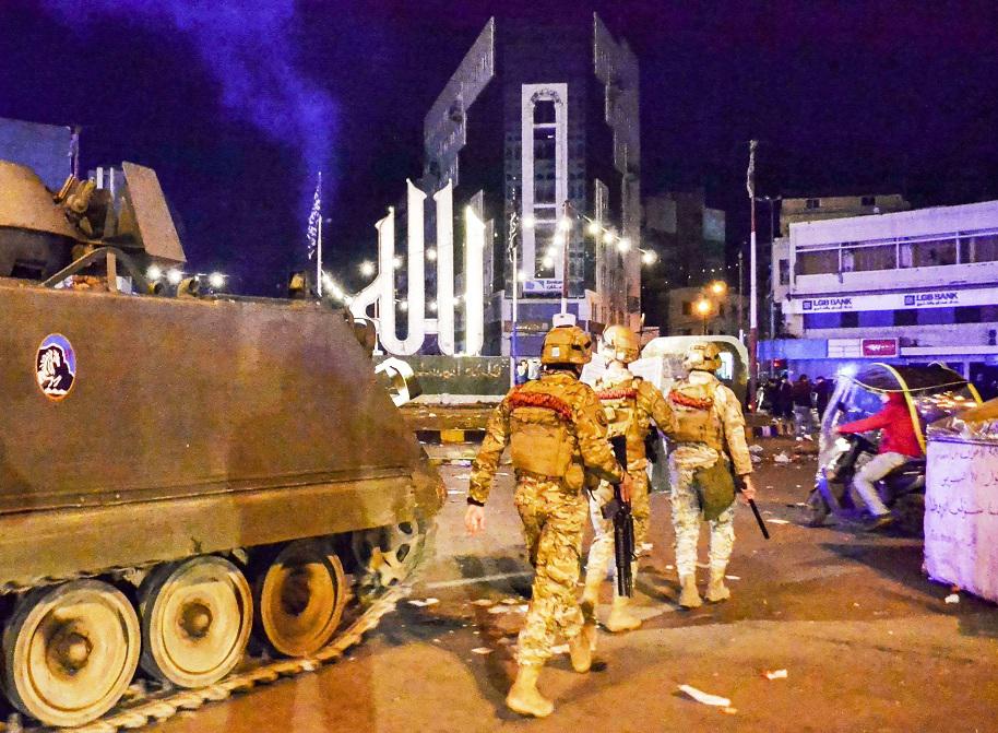 الانسداد السياسي في لبنان يرخي بظلال ثقيلة على الأداء الأمني والعسكري