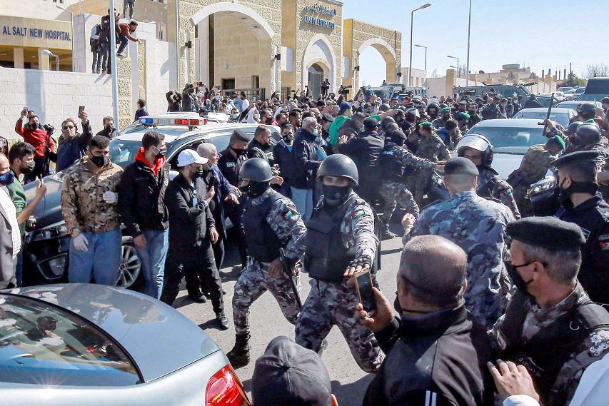 فاجعة مستشفى السلط أثارت موجة غضب واسعة بالأردن 