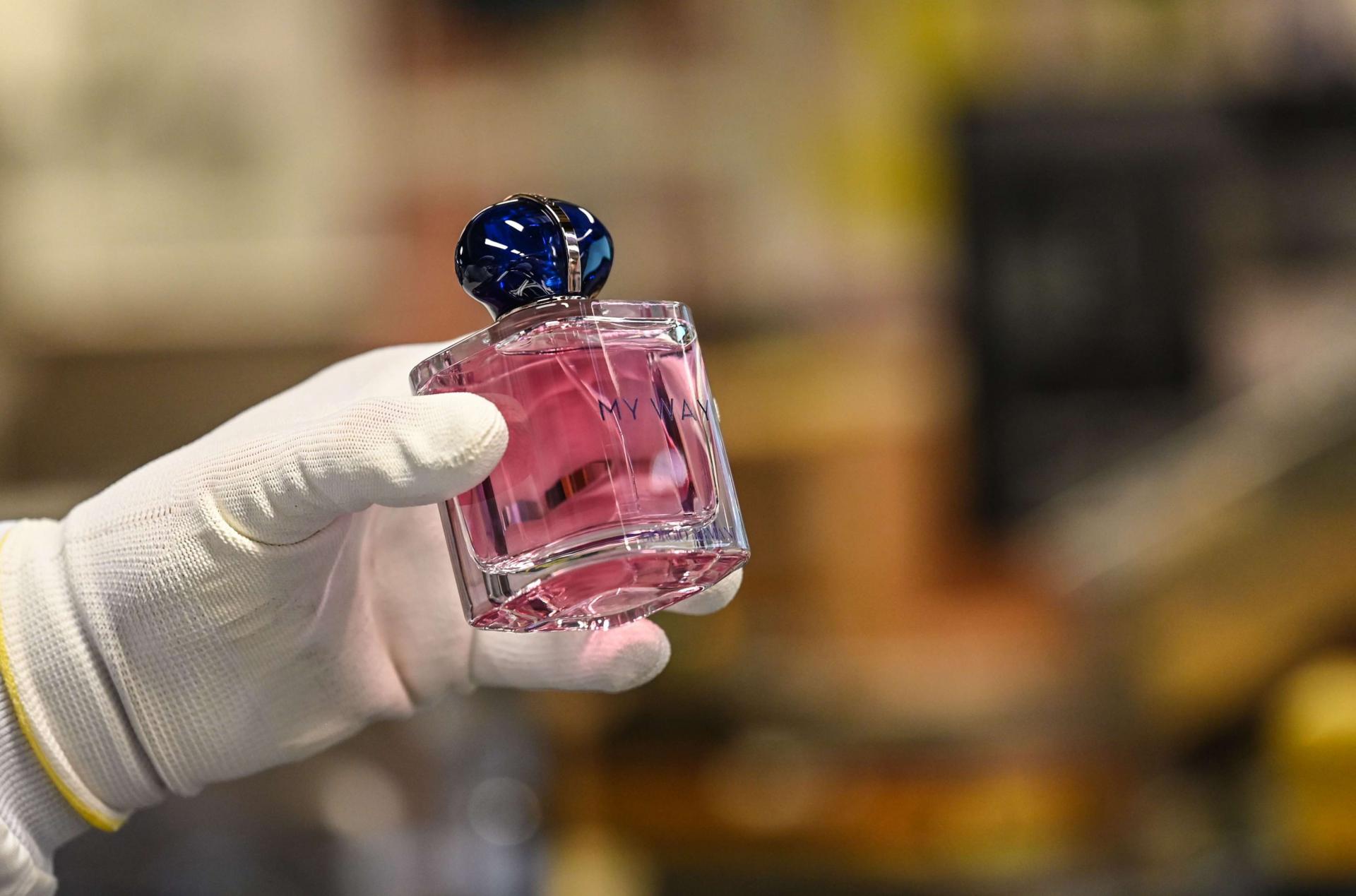 عطر من شركة لوريال الفرنسية