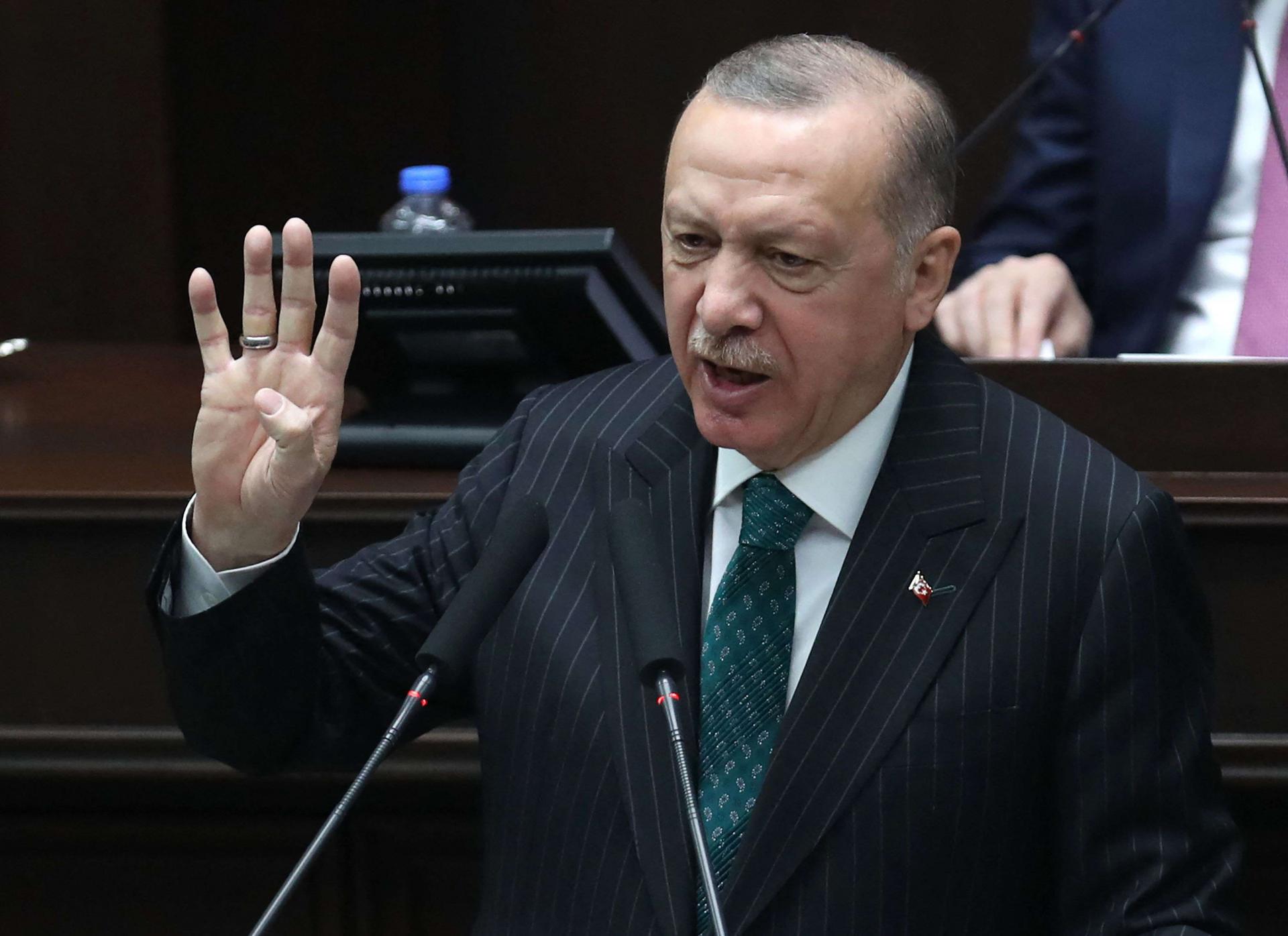 العزلة تدفع اردوغان لمراجعة دعمه للإخوان