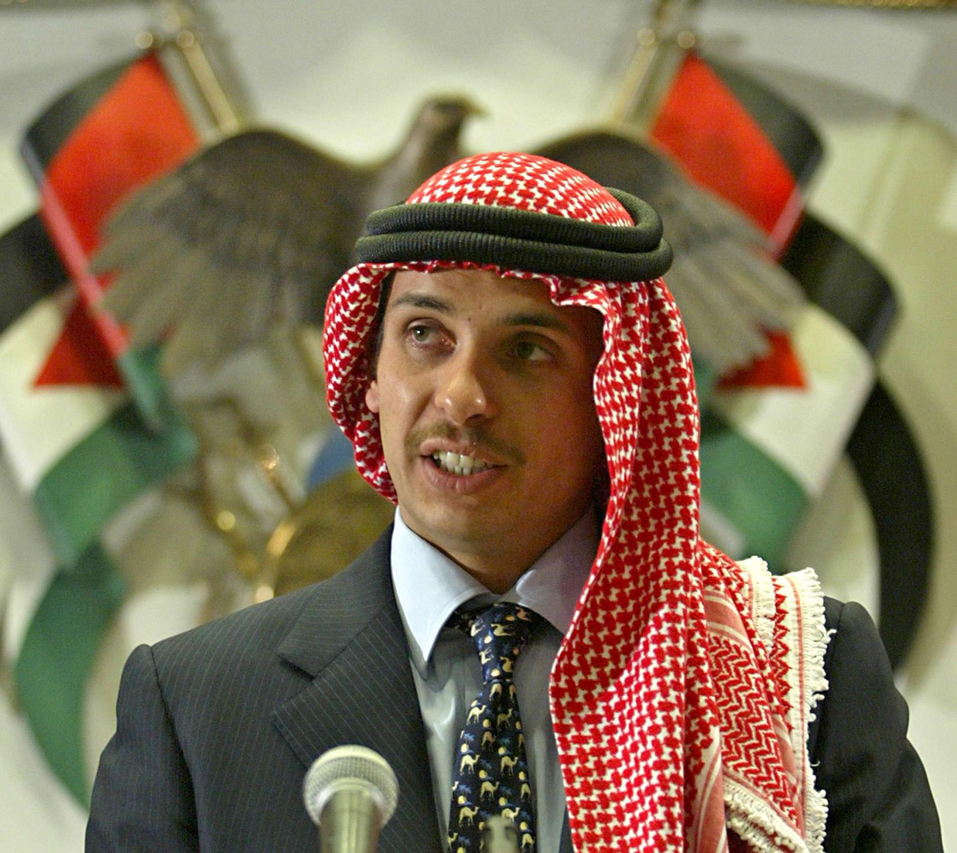 الحكومة: كان سلبيا رد الامير حمزة على رئيس الاركان 
