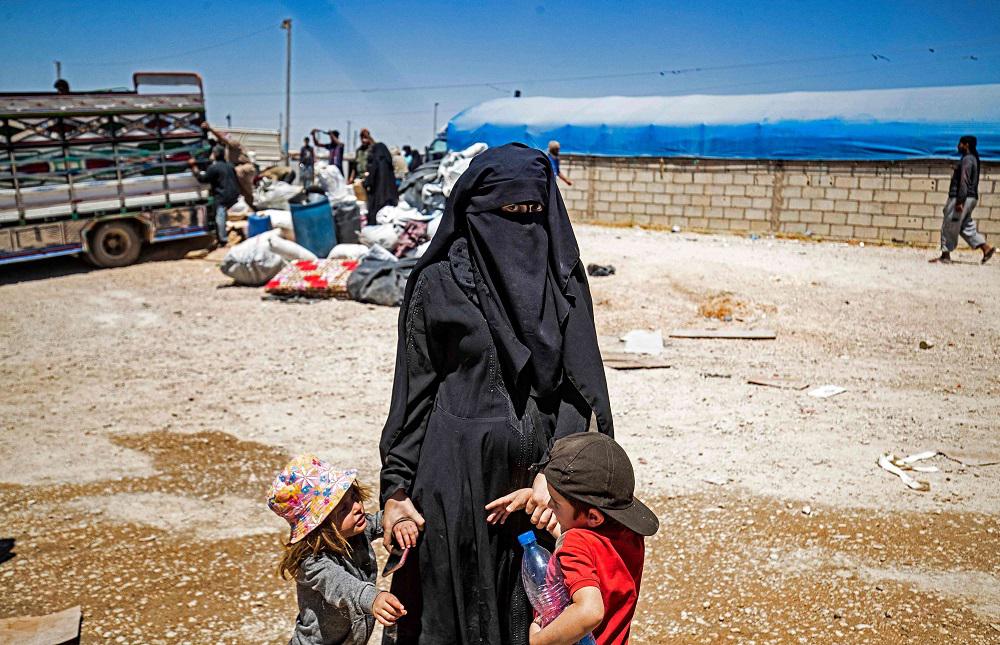 عملية التسليم جاءت بطلب من الحكومة الهولندية
