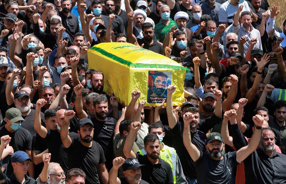 جنازة علي شبلي تمت تحت حراسة مكثفة من قوات الجيش والأمن تحسبا لتوترات جديدة في خلدة