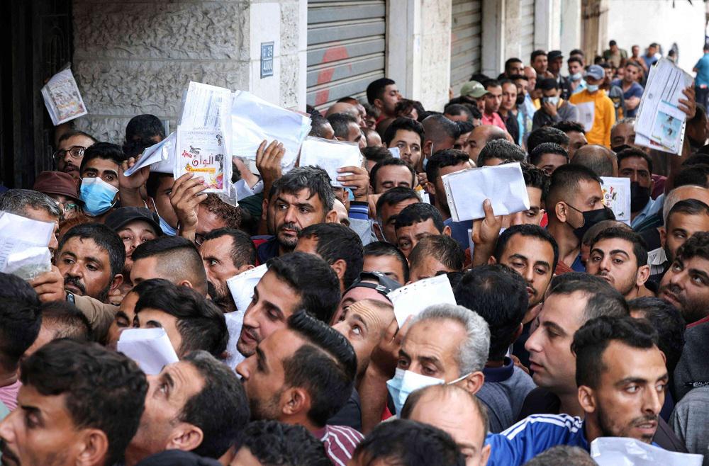 أهالي غزة يعانون من ارتفاع نسبة الفقر والبطالة