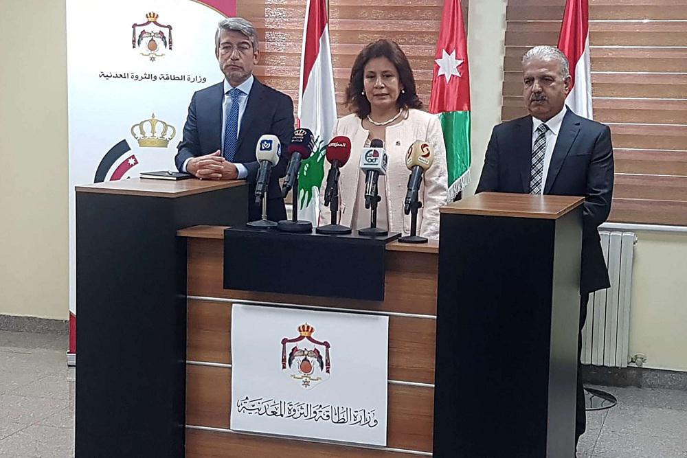 وزراء طاقة الأردن وسوريا ولبنان يتفقون على برنامج زمني لتزويد اللبنانيين بالكهرباء