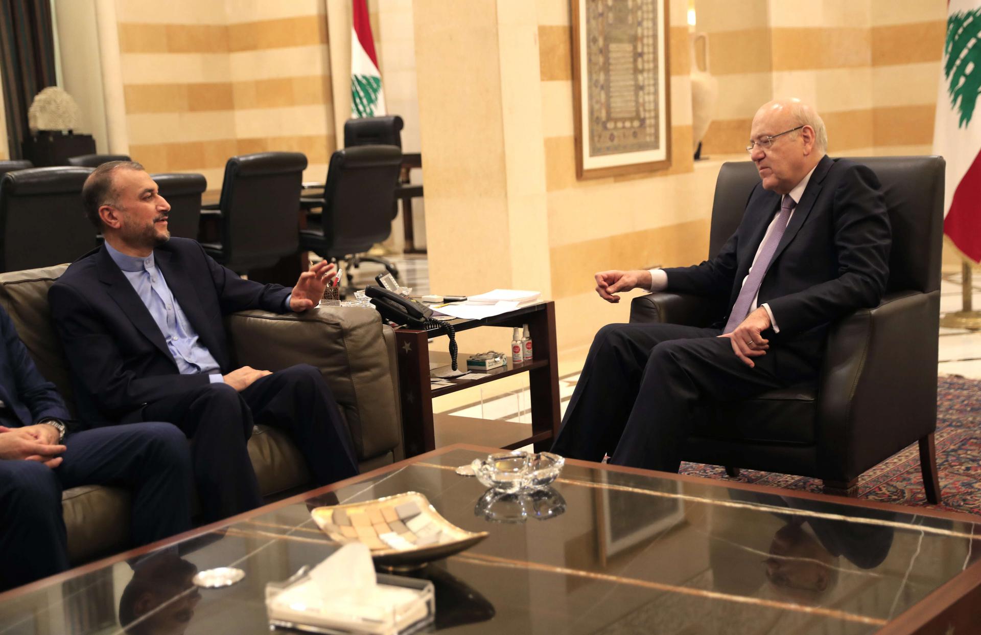 لقطات فيديو وصور تظهر علامات عدم الارتياح على ملامح ميقاتي لدى لقائه وزير الخارجية الإيراني في بيروت