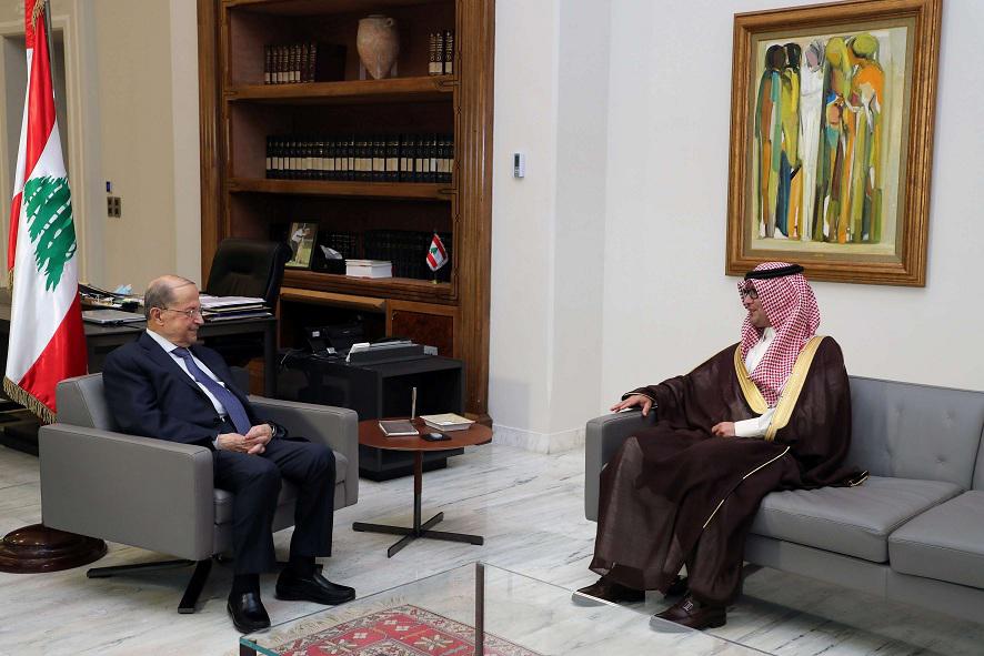 السفير السعودي لدى بيروت وليد البخاري في آخر لقاء له بالرئيس اللبناني ميشال عون