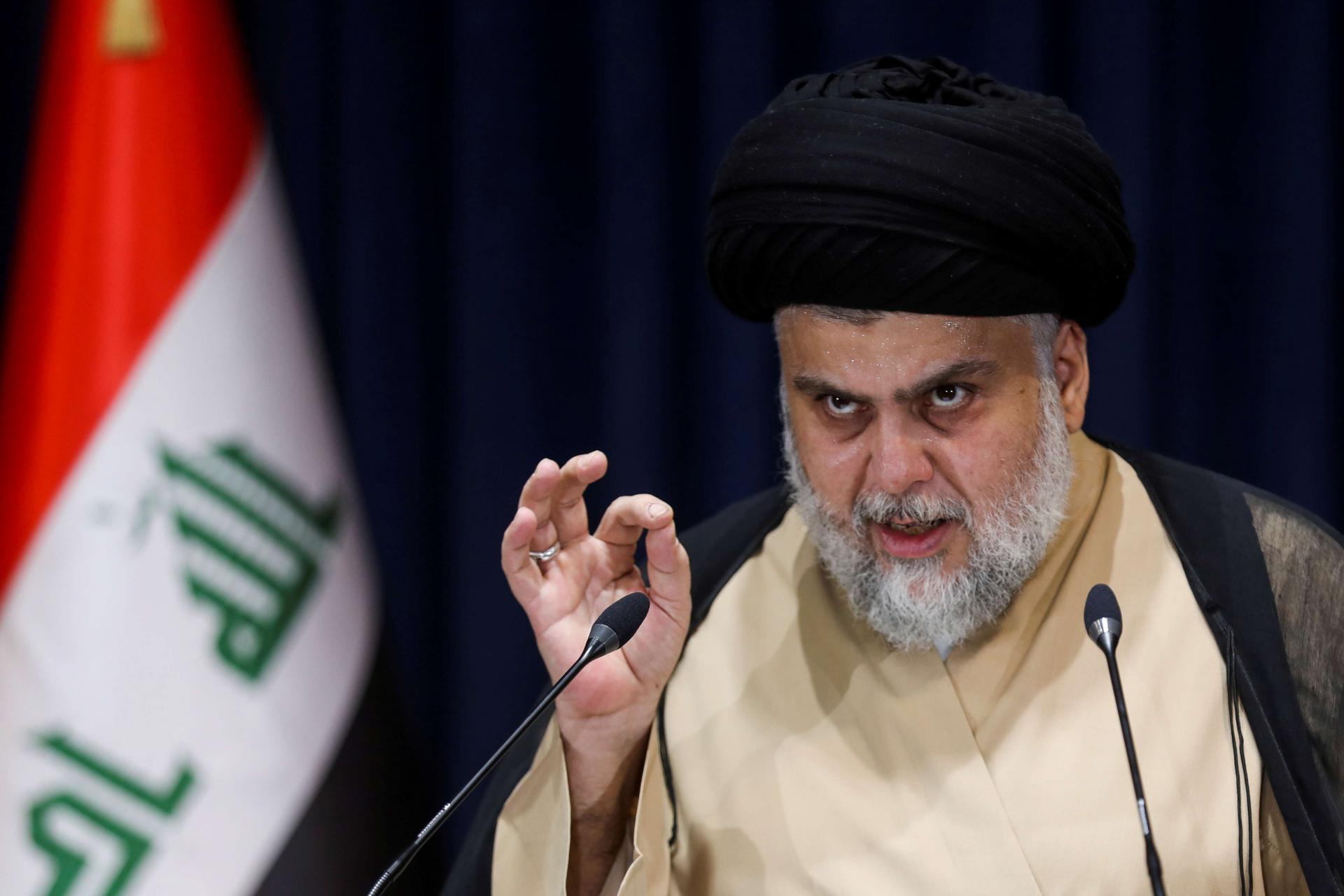 الصدر يدعو القوى الشيعية الخاسرة في الانتخابات إلى مراجعة مواقفها ويطالب بحصر السلاح بيد الدولة