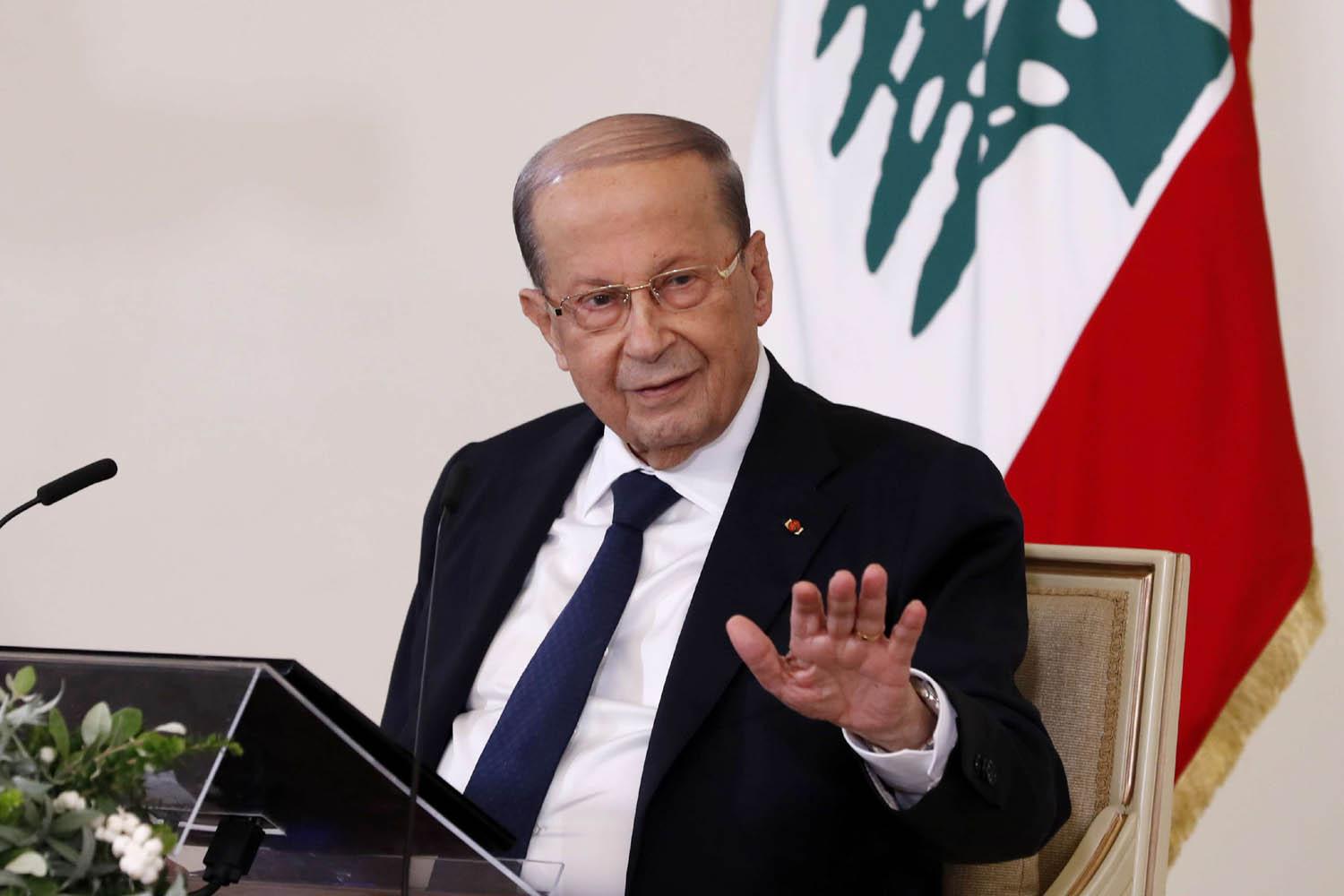 عون يدعو لابعاد لبنان عن الصراع الاقليمي لكنه يسمح بتوجيه التهديدات الايرانية لقوى دولية