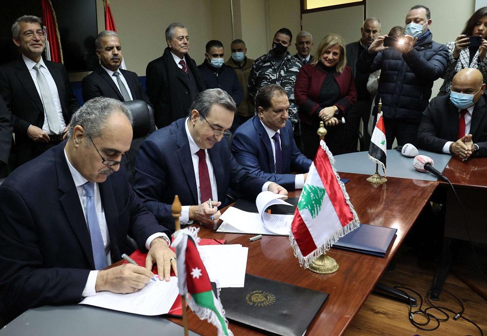 يطمح لبنان عبر استجرار الطاقة من الأردن الى توفير ما بين ثماني إلى عشر ساعات تغذية بالكهرباء يومياً